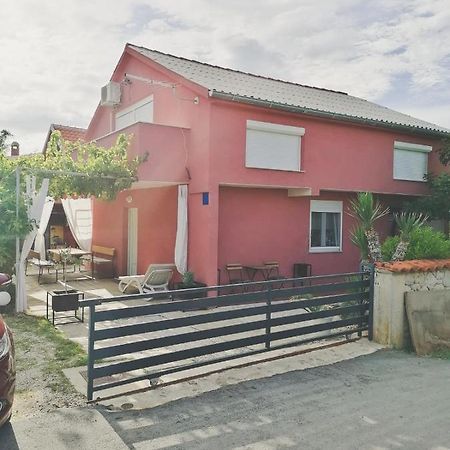 House For Rent Paola Villa ราชานาส ภายนอก รูปภาพ