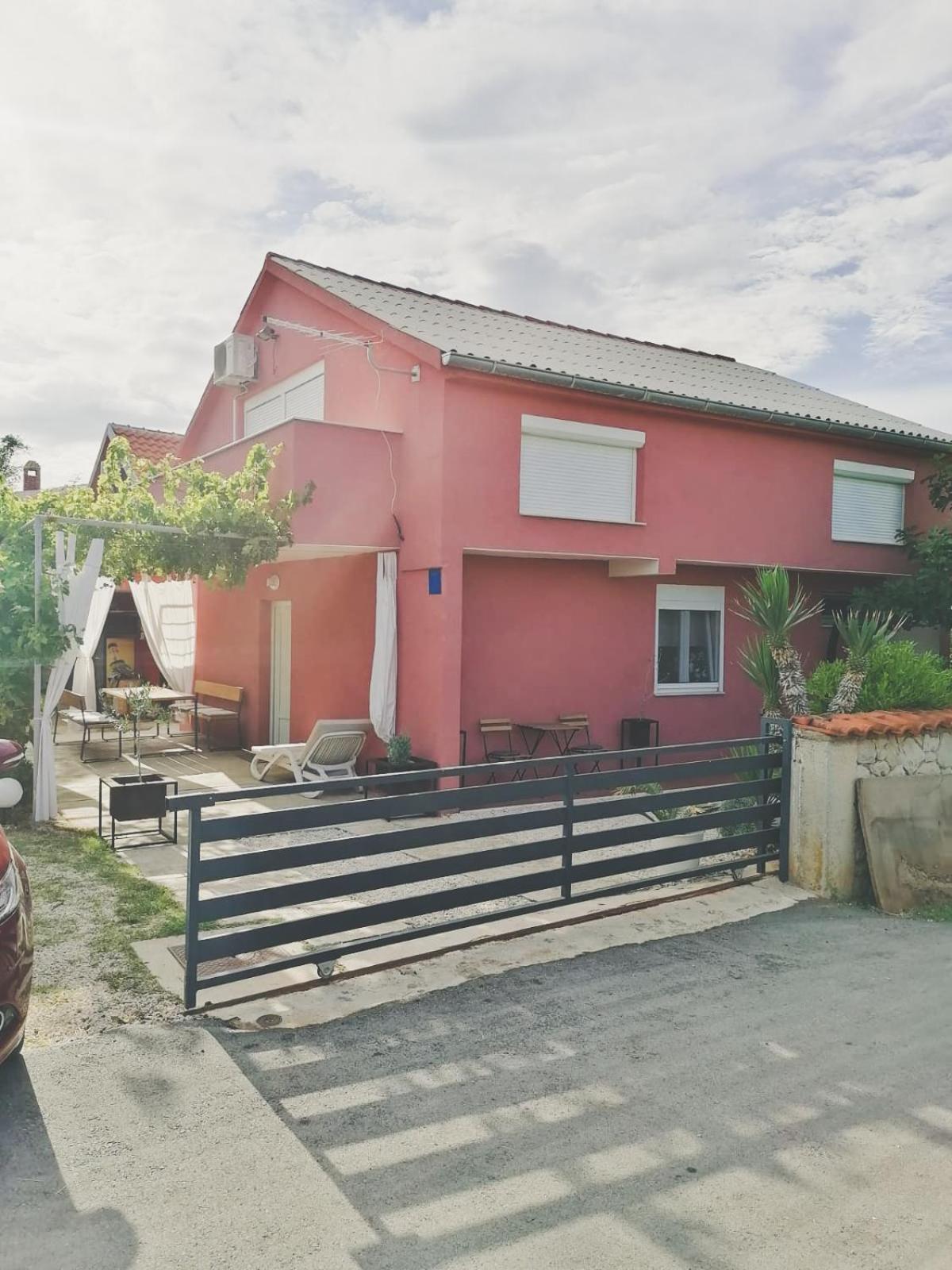 House For Rent Paola Villa ราชานาส ภายนอก รูปภาพ