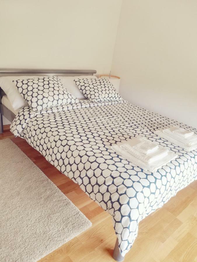 House For Rent Paola Villa ราชานาส ภายนอก รูปภาพ