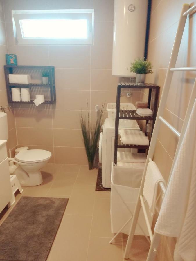 House For Rent Paola Villa ราชานาส ภายนอก รูปภาพ